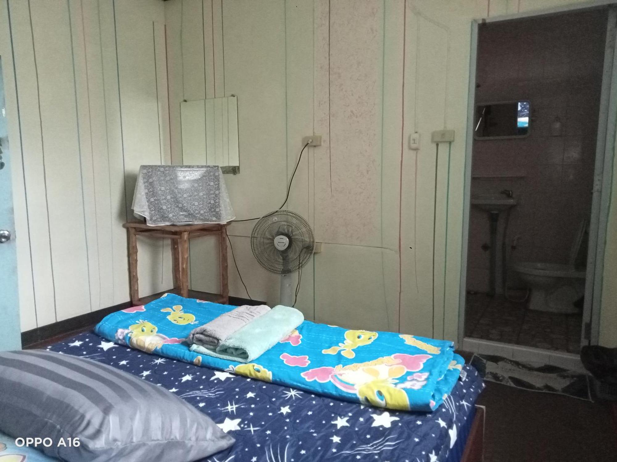 Np Guesthouse Trat Exterior foto